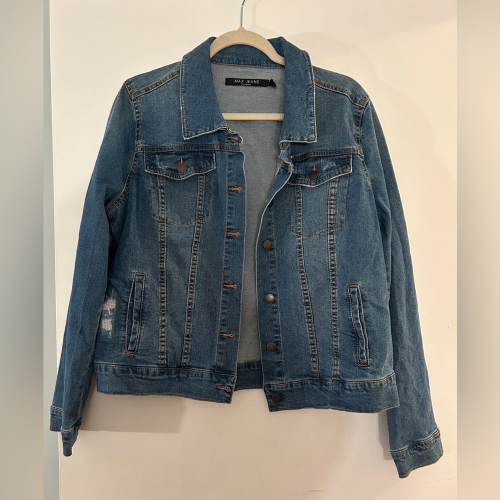 NWOT. Max Jeans denim jacket. Never worn. XL.